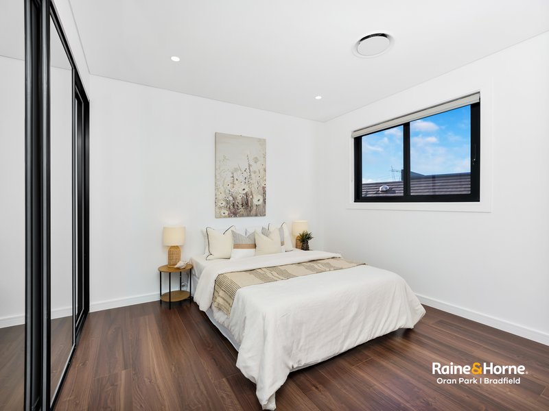 Photo - 92A Rosedale Circuit, Carnes Hill NSW 2171 - Image 31