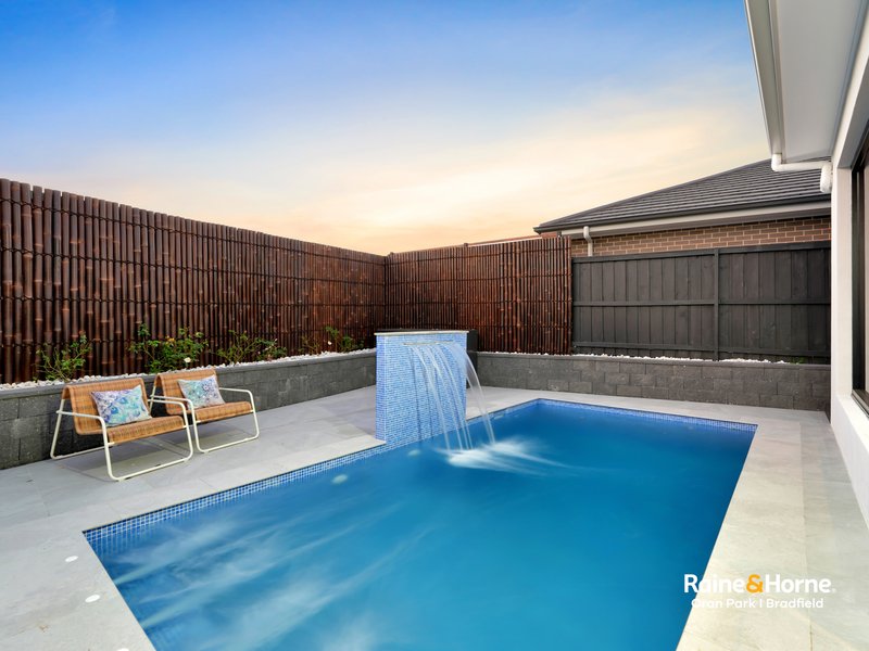 Photo - 92A Rosedale Circuit, Carnes Hill NSW 2171 - Image 34