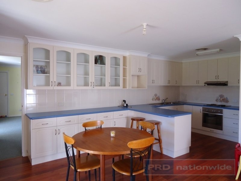 Photo - 92A Russell Street, Tumut NSW 2720 - Image 2