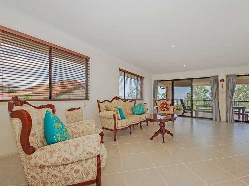 Photo - 93 Armstrong Way, Highland Park QLD 4211 - Image 6