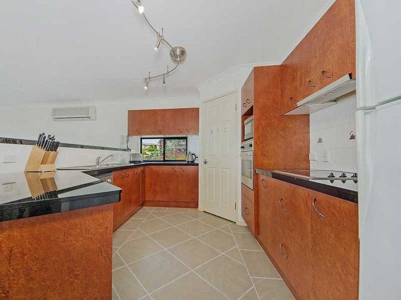 Photo - 93 Armstrong Way, Highland Park QLD 4211 - Image 7