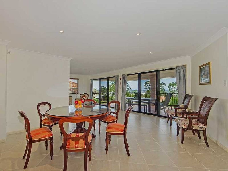 Photo - 93 Armstrong Way, Highland Park QLD 4211 - Image 9