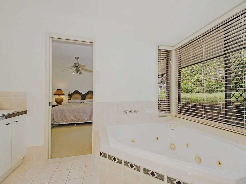 Photo - 93 Armstrong Way, Highland Park QLD 4211 - Image 13