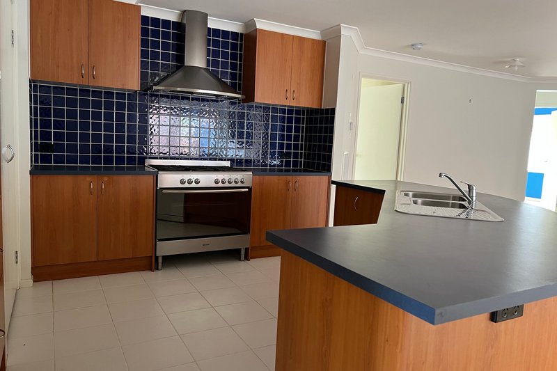 Photo - 93 Aylmer Road, Lynbrook VIC 3975 - Image 2