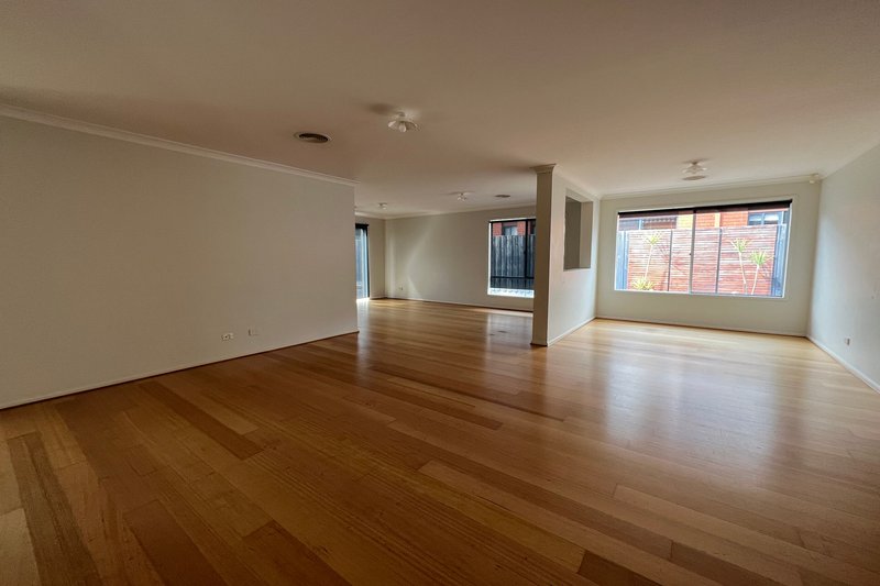 Photo - 93 Aylmer Road, Lynbrook VIC 3975 - Image 4