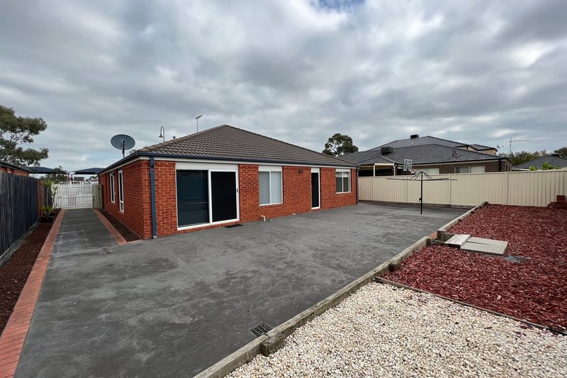 Photo - 93 Aylmer Road, Lynbrook VIC 3975 - Image 8