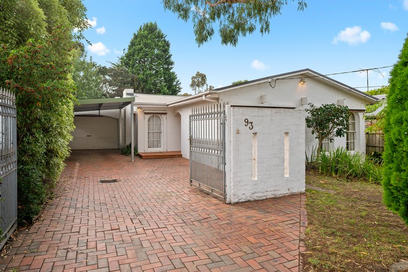 93 Cambden Park Parade, Ferntree Gully VIC 3156
