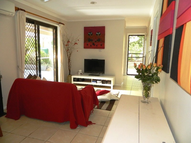 Photo - 93 Carralluma Crescent, Fernvale QLD 4306 - Image 9