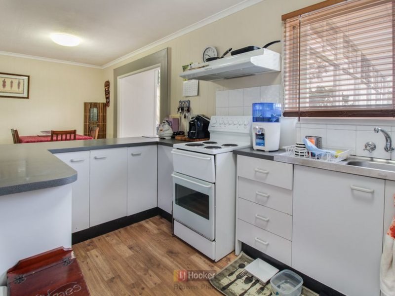 Photo - 93 Conifer Street, Hillcrest QLD 4118 - Image 5