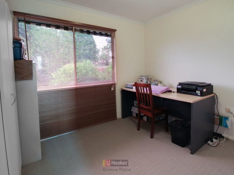 Photo - 93 Conifer Street, Hillcrest QLD 4118 - Image 7