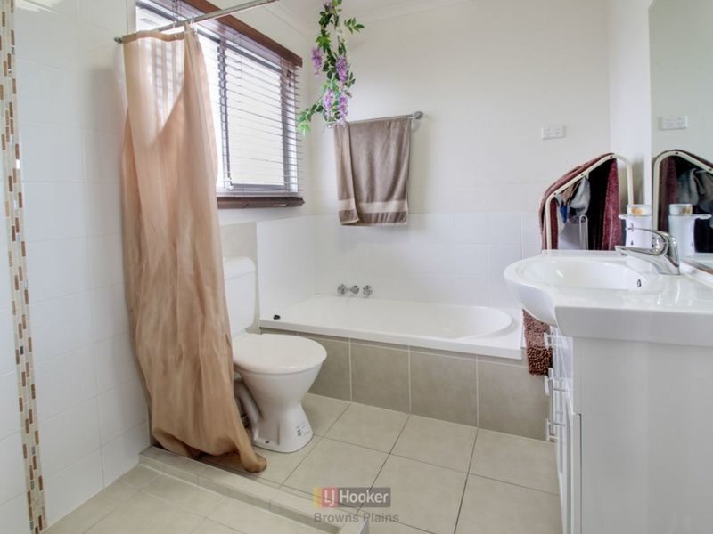 Photo - 93 Conifer Street, Hillcrest QLD 4118 - Image 10