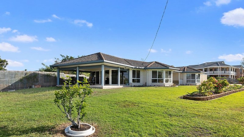 Photo - 93 Corfield Street, Point Vernon QLD 4655 - Image 2