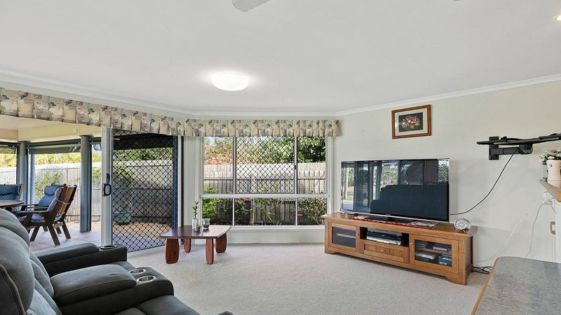 Photo - 93 Corfield Street, Point Vernon QLD 4655 - Image 8