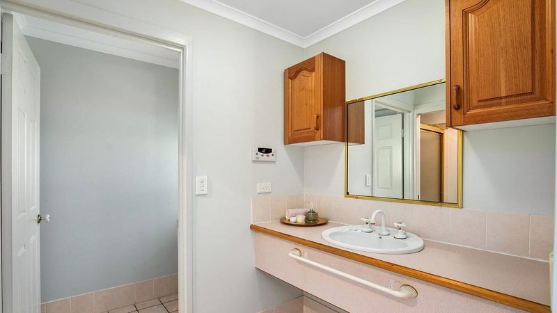 Photo - 93 Corfield Street, Point Vernon QLD 4655 - Image 16