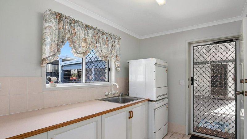 Photo - 93 Corfield Street, Point Vernon QLD 4655 - Image 17