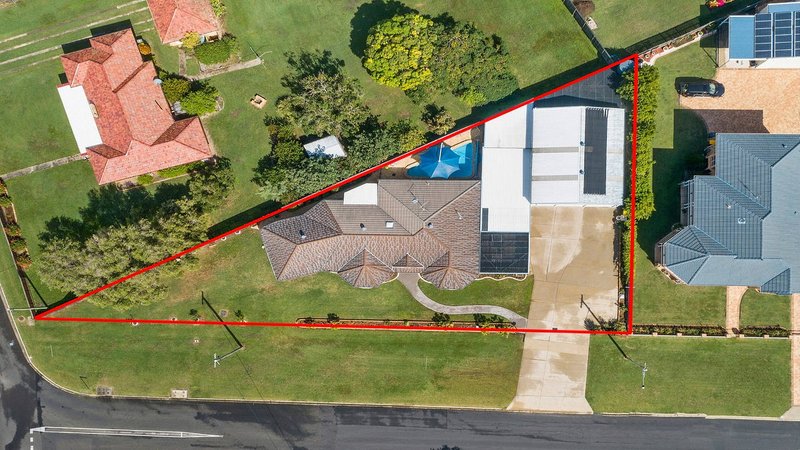 Photo - 93 Corfield Street, Point Vernon QLD 4655 - Image 25