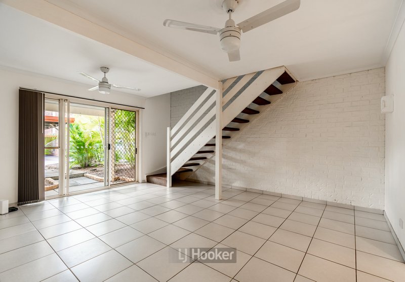 Photo - 9/3 Costata Street, Hillcrest QLD 4118 - Image 3