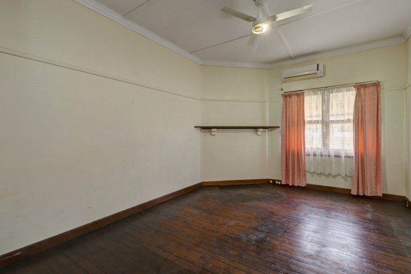 Photo - 93 Denison Street, Finley NSW 2713 - Image 2