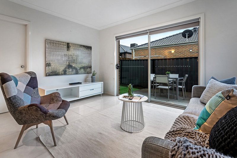 Photo - 93 Gateshead Street, Craigieburn VIC 3064 - Image 3