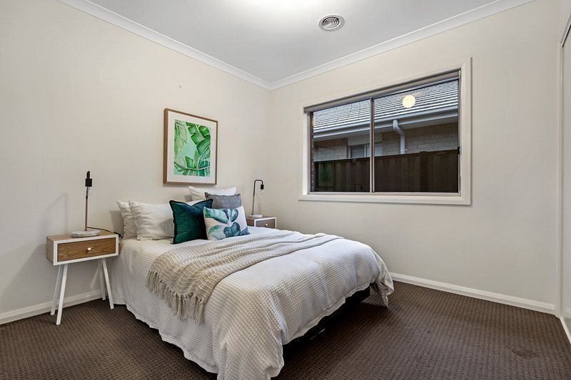 Photo - 93 Gateshead Street, Craigieburn VIC 3064 - Image 9