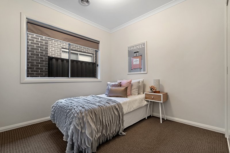 Photo - 93 Gateshead Street, Craigieburn VIC 3064 - Image 10