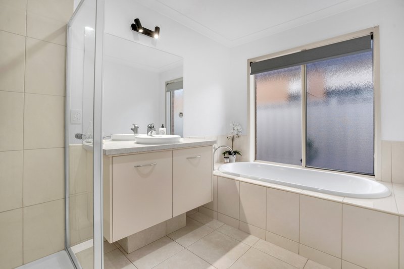 Photo - 93 Golf View Drive, Craigieburn VIC 3064 - Image 19