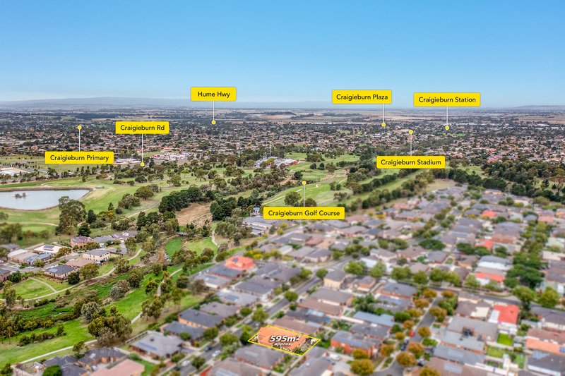 Photo - 93 Golf View Drive, Craigieburn VIC 3064 - Image 25