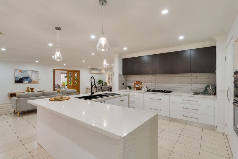 Photo - 93 Golf View Drive, Craigieburn VIC 3064 - Image 6