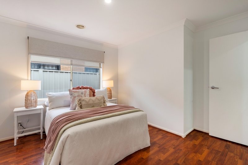 Photo - 93 Golf View Drive, Craigieburn VIC 3064 - Image 11