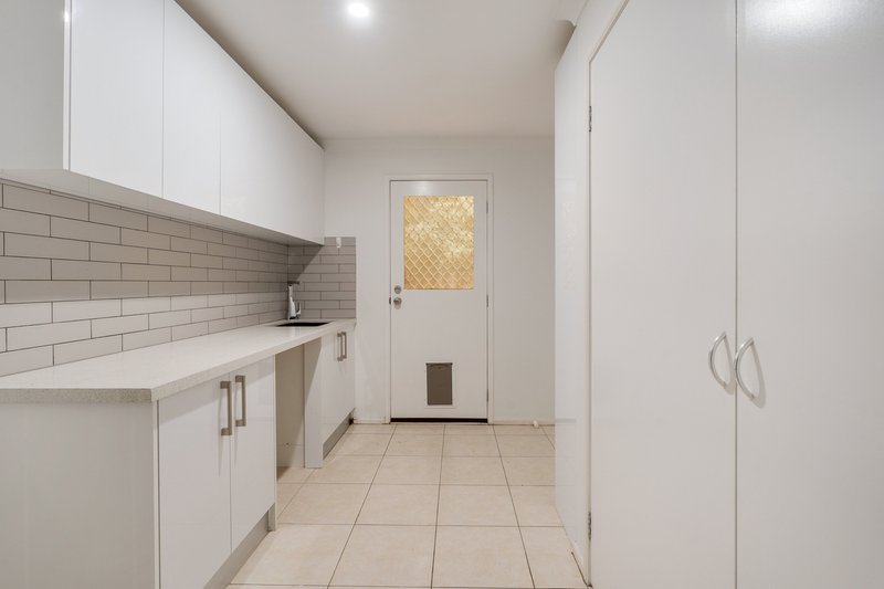 Photo - 93 Golf View Drive, Craigieburn VIC 3064 - Image 16