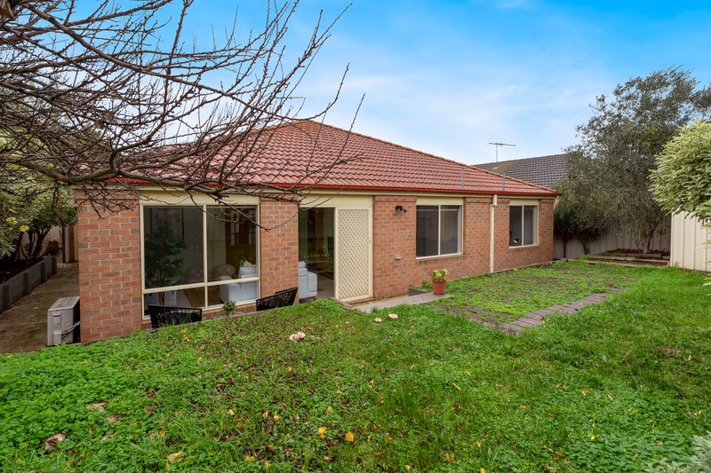 Photo - 93 Golf View Drive, Craigieburn VIC 3064 - Image 17