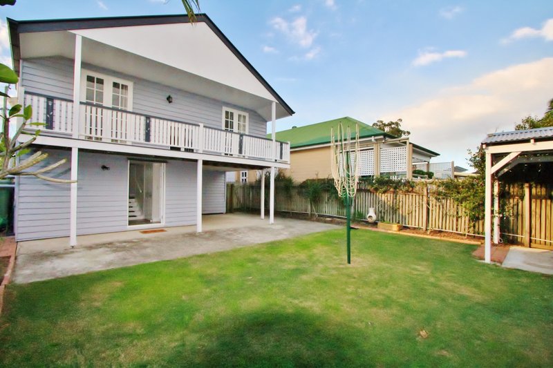 Photo - 93 Graceville Avenue, Graceville QLD 4075 - Image 2
