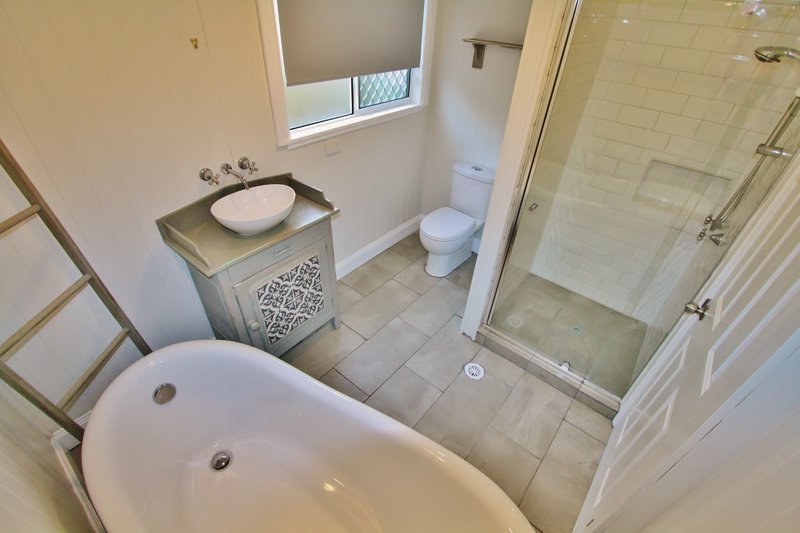 Photo - 93 Graceville Avenue, Graceville QLD 4075 - Image 10