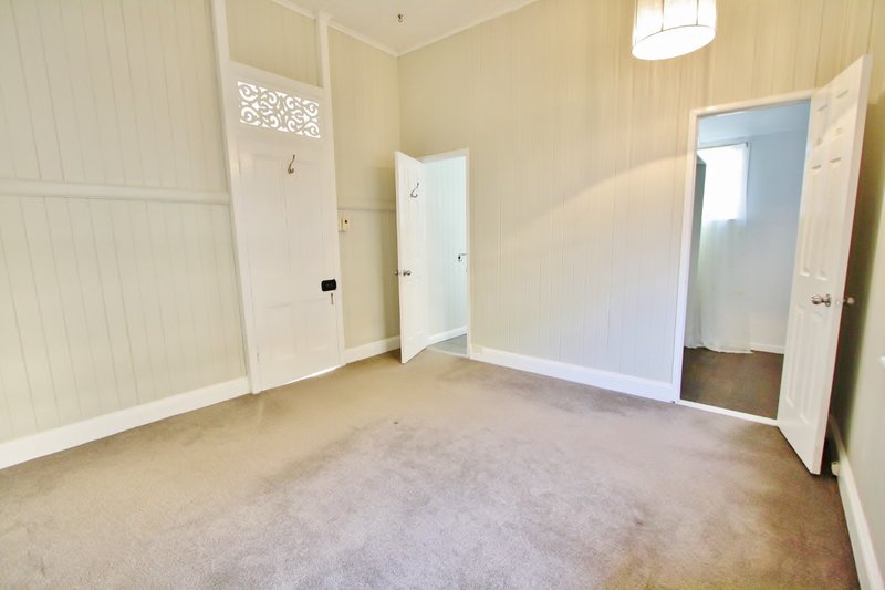 Photo - 93 Graceville Avenue, Graceville QLD 4075 - Image 13