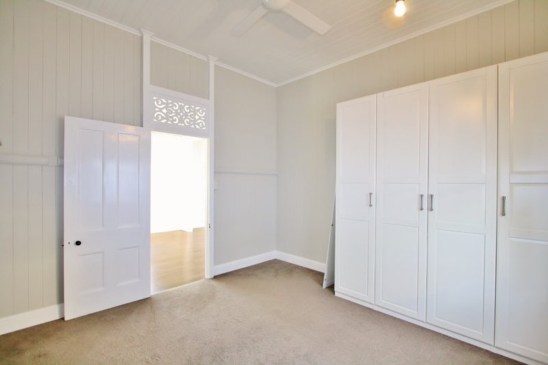 Photo - 93 Graceville Avenue, Graceville QLD 4075 - Image 15