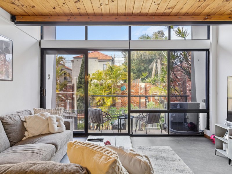 Photo - 9/3 Greenway Street, Perth WA 6000 - Image 2