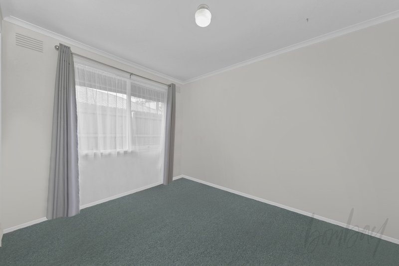 Photo - 93 Hanson Road, Craigieburn VIC 3064 - Image 11