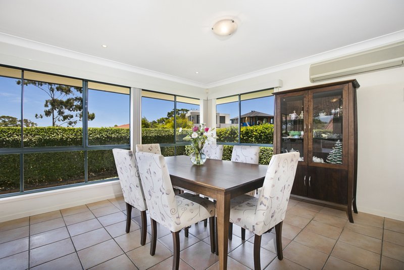 Photo - 93 Hargreaves Road, Manly West QLD 4179 - Image 6