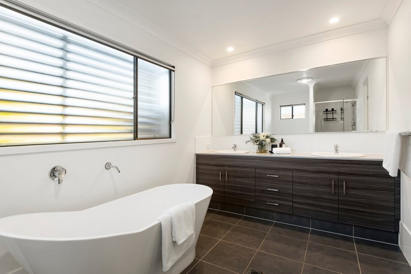 Photo - 93 Kingfisher Drive, Upper Kedron QLD 4055 - Image 18
