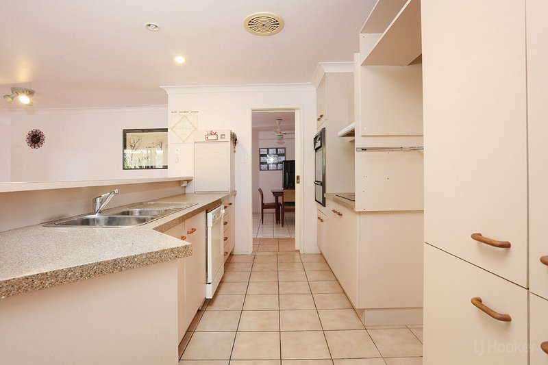 Photo - 93 Lae Drive, Runaway Bay QLD 4216 - Image 8