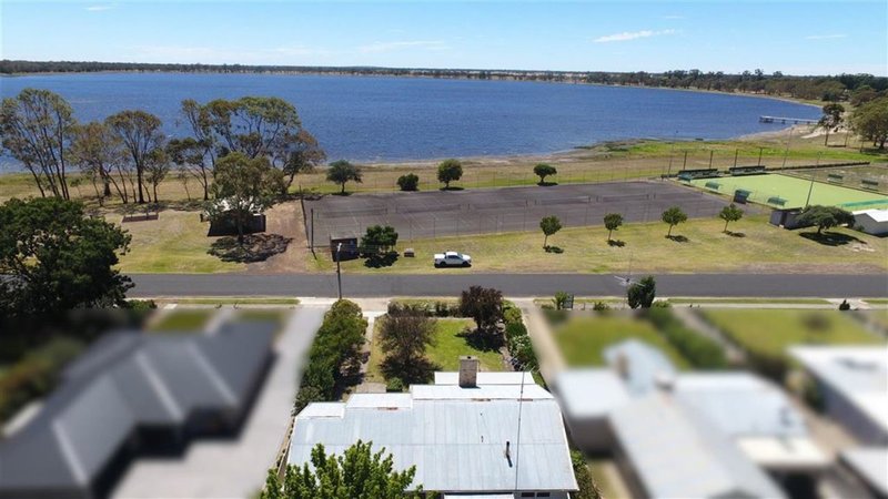 Photo - 93 Lake St , Edenhope VIC 3318 - Image 2