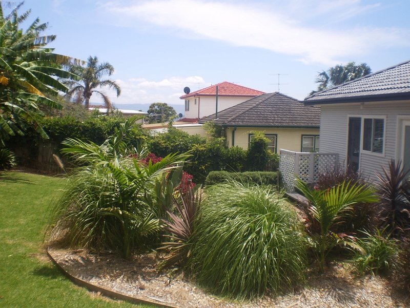 Photo - 93 Landy Drive, Mount Warrigal NSW 2528 - Image 7