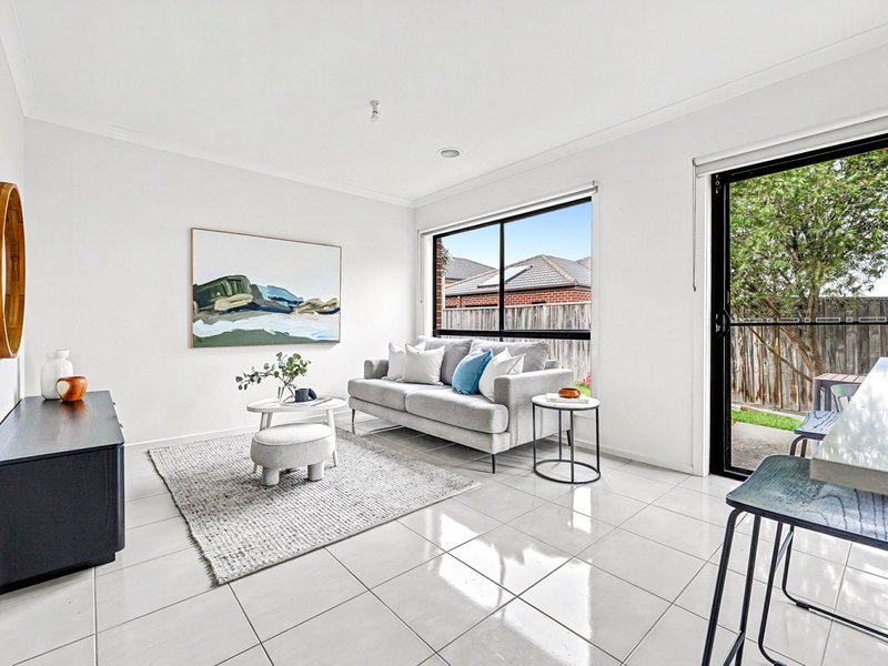 Photo - 9/3 Manor View, Pakenham VIC 3810 - Image 2