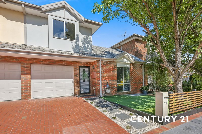 Photo - 9/3 Mckelvie Court, Glen Waverley VIC 3150 - Image 2