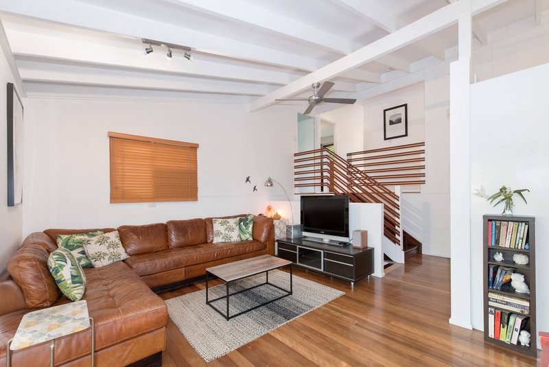 Photo - 93 Olearia Street West , Everton Hills QLD 4053 - Image 2