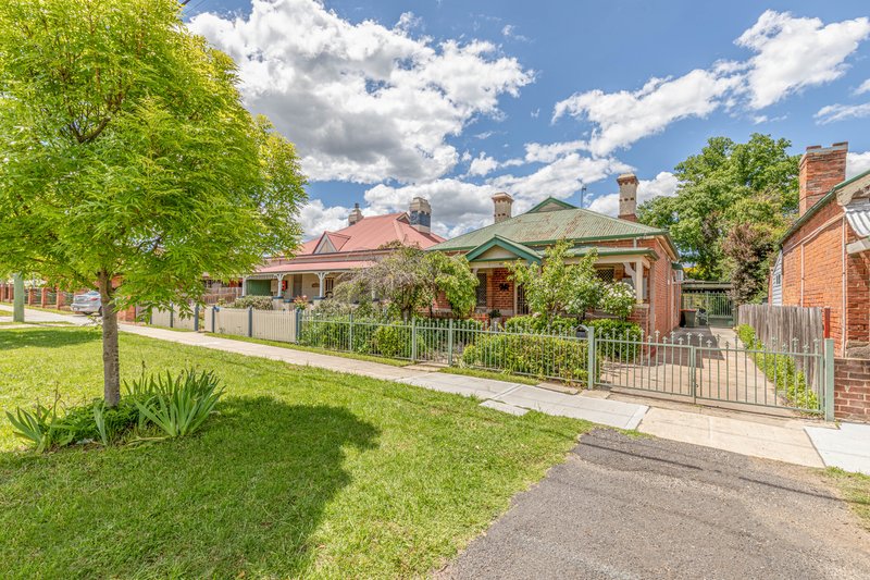 93 Piper Street, Bathurst NSW 2795