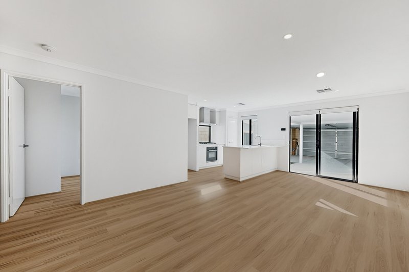 Photo - 93 Rathkeale Boulevard, Ridgewood WA 6030 - Image 4
