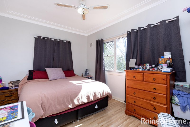 Photo - 93 Robert Street, Tamworth NSW 2340 - Image 4