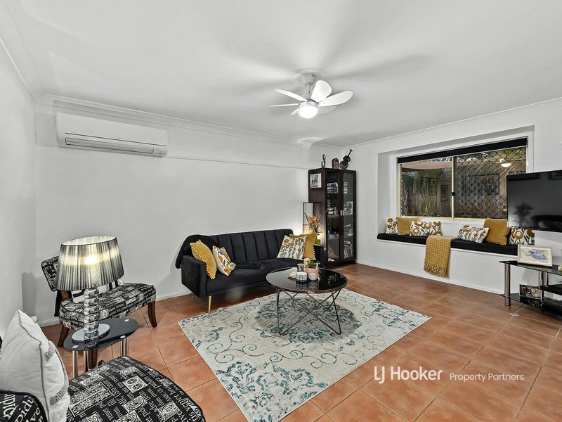 Photo - 93 Sunflower Crescent, Calamvale QLD 4116 - Image 9