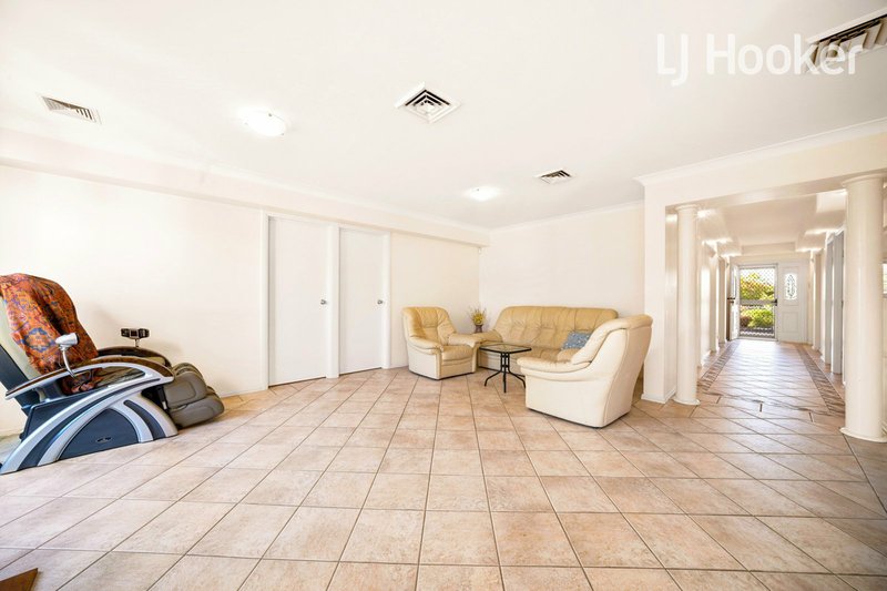 Photo - 93 Sweethaven Road, Edensor Park NSW 2176 - Image 7